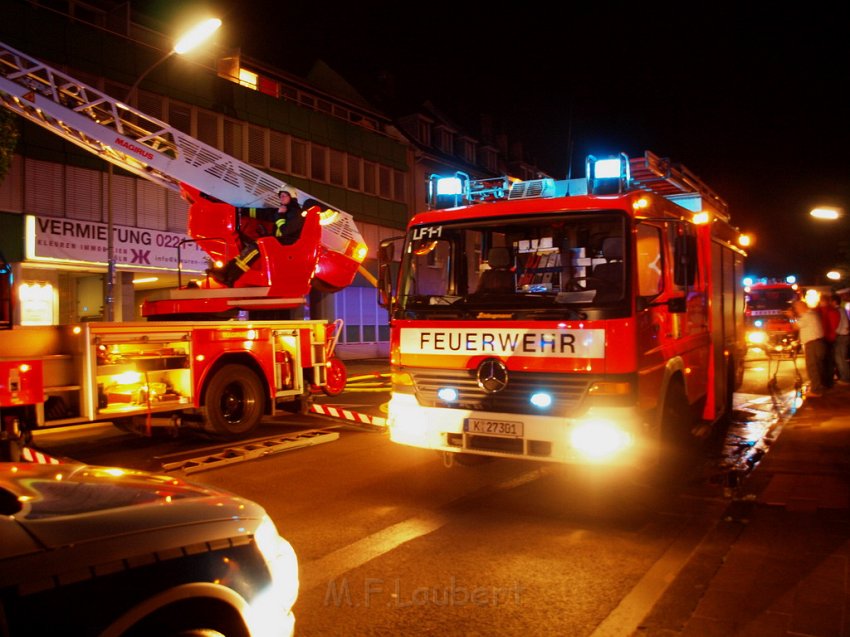 Explosion Feuer2 Koeln Zollstock Gottesweg C023.JPG